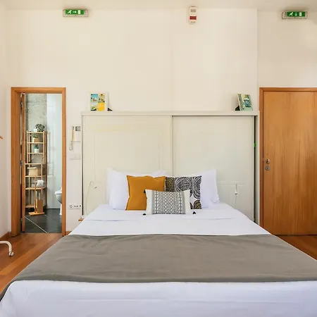 In - S. Bento Apartment Porto